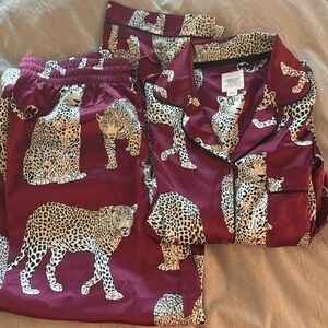 NWOT-Chelsea Peers Satin maroon pajamas